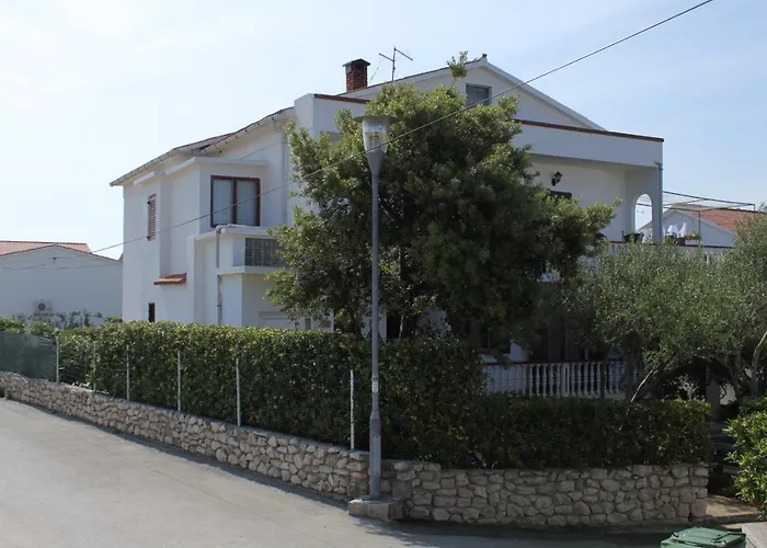 Apartments With Parking Space Povljana, Pag - 6468 Apartment Povljana