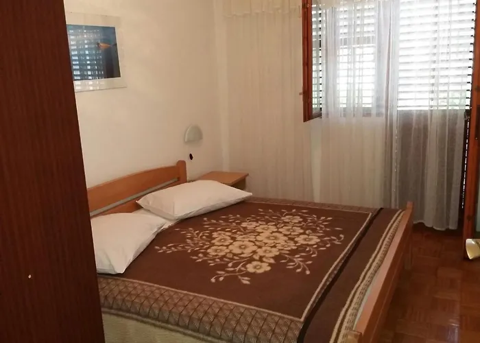 Apartments With Parking Space Povljana, Pag - 6468 Povljana